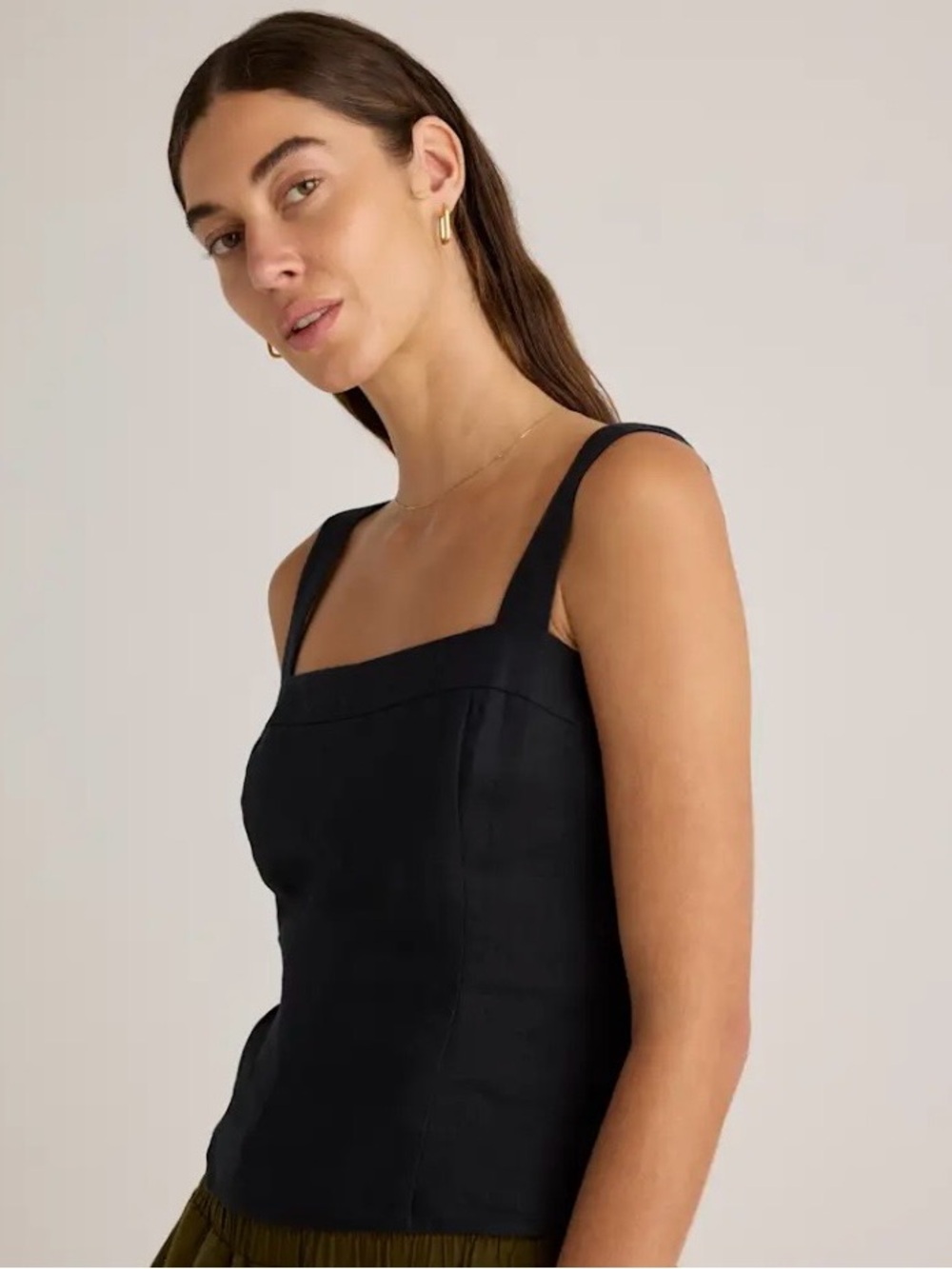 Quince European Linen Fitted Tank in Navy - Picture 6 of 9